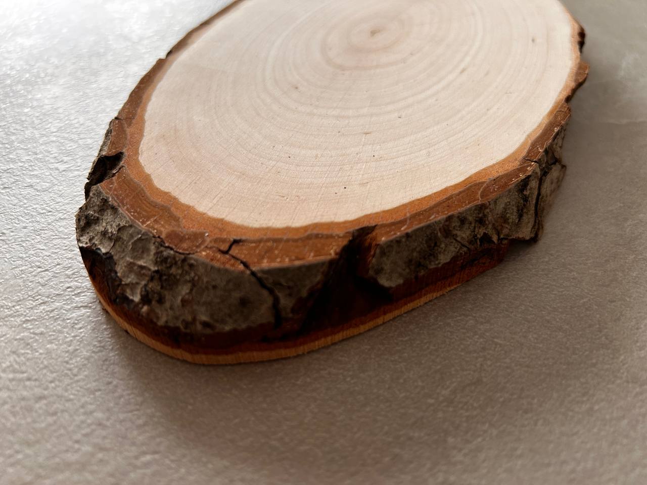 Frühstücksbrett Rindenbrett oval - Bakus Brettchenbude